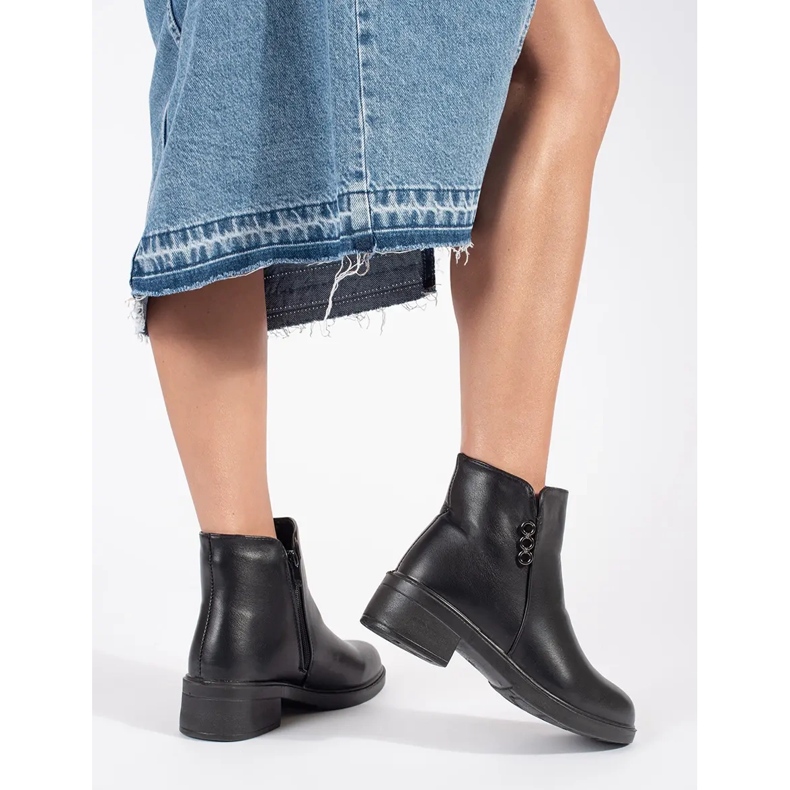 Schwarze klassische Damenstiefeletten mit niedrigem Absatz 2