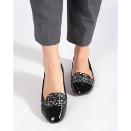 Flache Ballerinas für Damen in Schwarz und Weiß 2