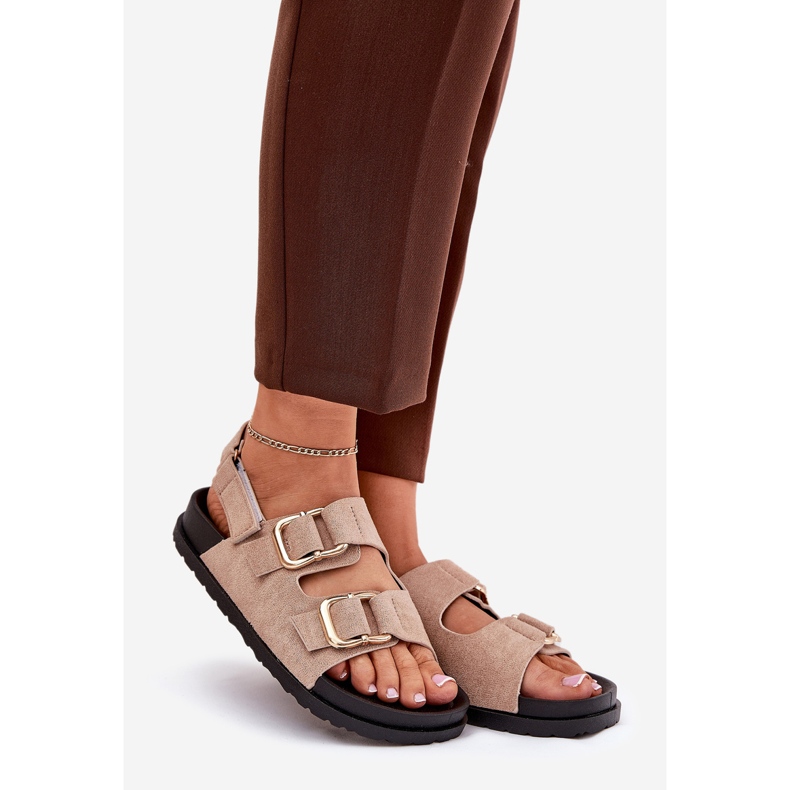 Frauensandalen mit beige Schnallen 1