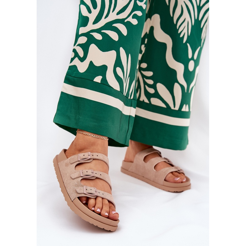 Damenschuhe mit Streifen und Schnallen beige 2