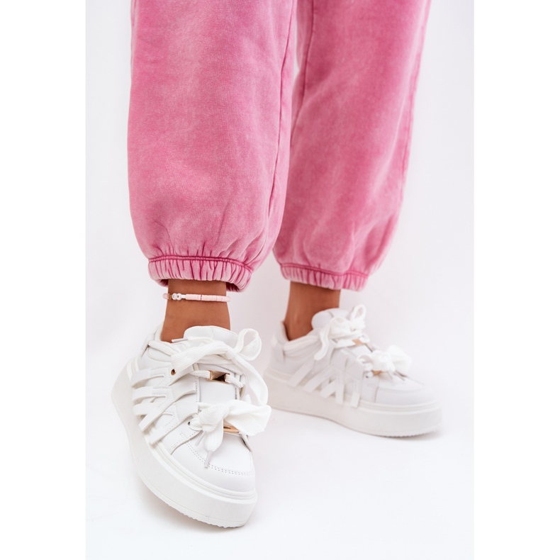 Öko -Leder -Turnschuhe auf der weißen Plattform 2