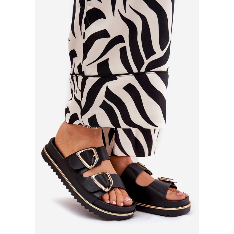 Damenflip flops auf der Plattform mit goldenen Klemmen schwarz 1