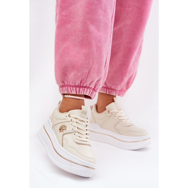 Frauensportschuhe auf der Plattform Beige 2
