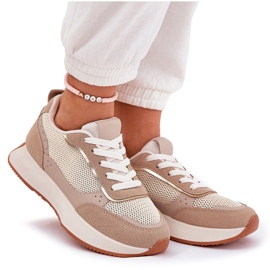 Frauensportschuhe mit einem Netz auf der Khaki -Plattform beige 10