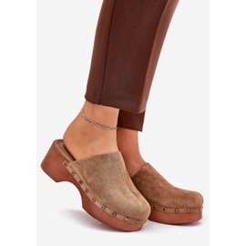 Clogs Damenflip -Flops mit Eco Suede Bolzen Kamel braun 1