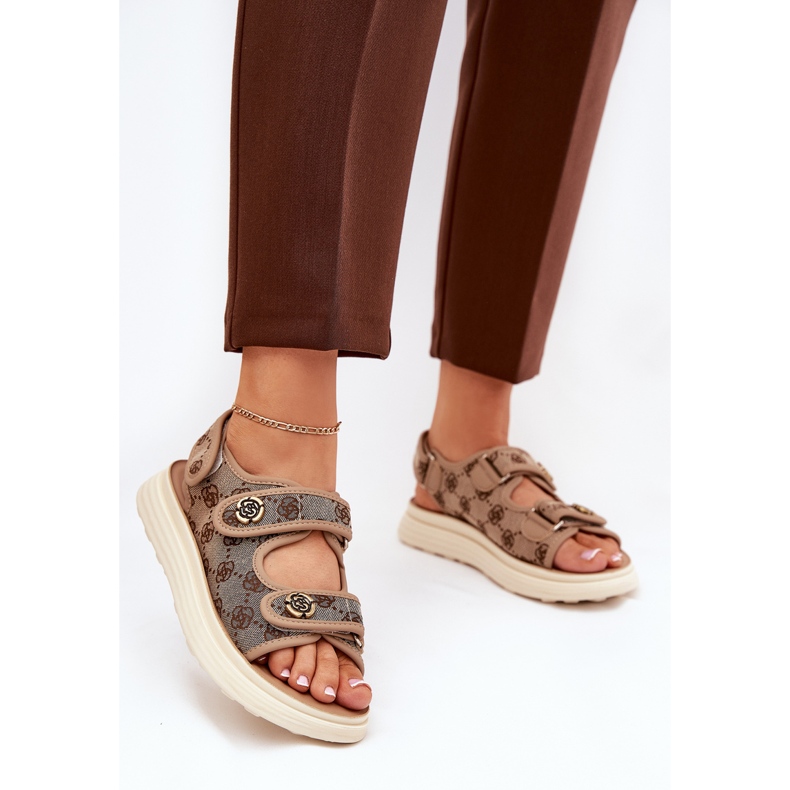 Frauen gemustertes Material Sandalen mit goldenen Details Khaki beige 2