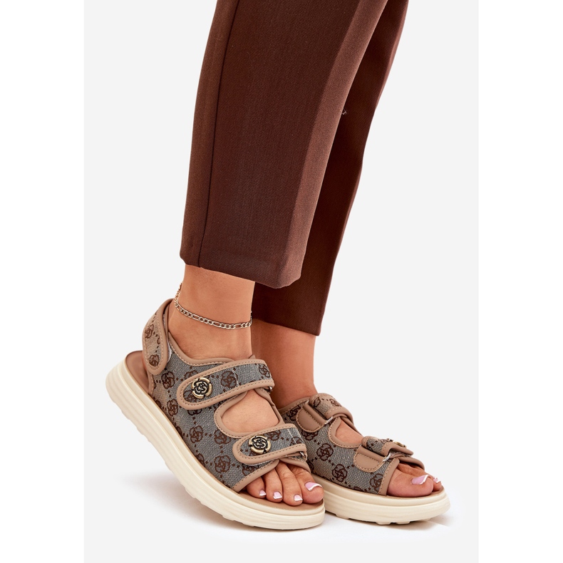 Frauen gemustertes Material Sandalen mit goldenen Details Khaki beige 1