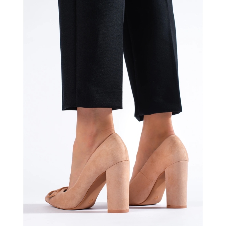 Beigefarbene Wildlederpumps von Vinceza für Damen 2