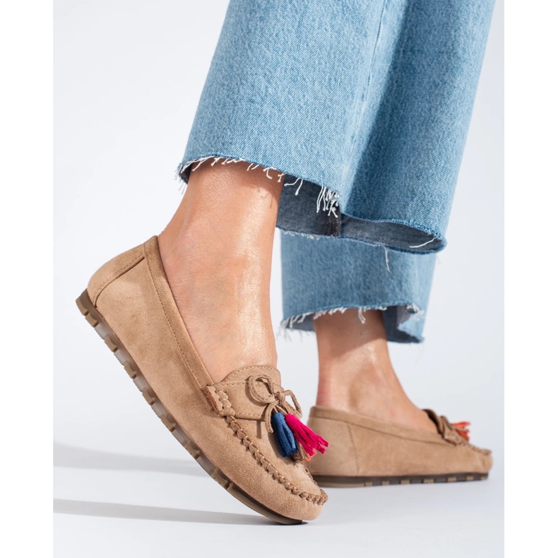 Hellbeige Boho-Loafer aus Wildleder mit Quasten von Shelovet 1