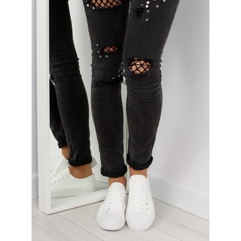 Weiße einfarbige Damensneaker 2