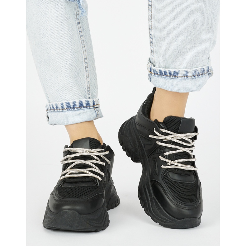 Schwarze Damen-Sneaker 1