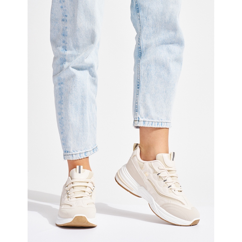 Beigefarbene Damen-Sportschuhe mit dicker Sohle 1