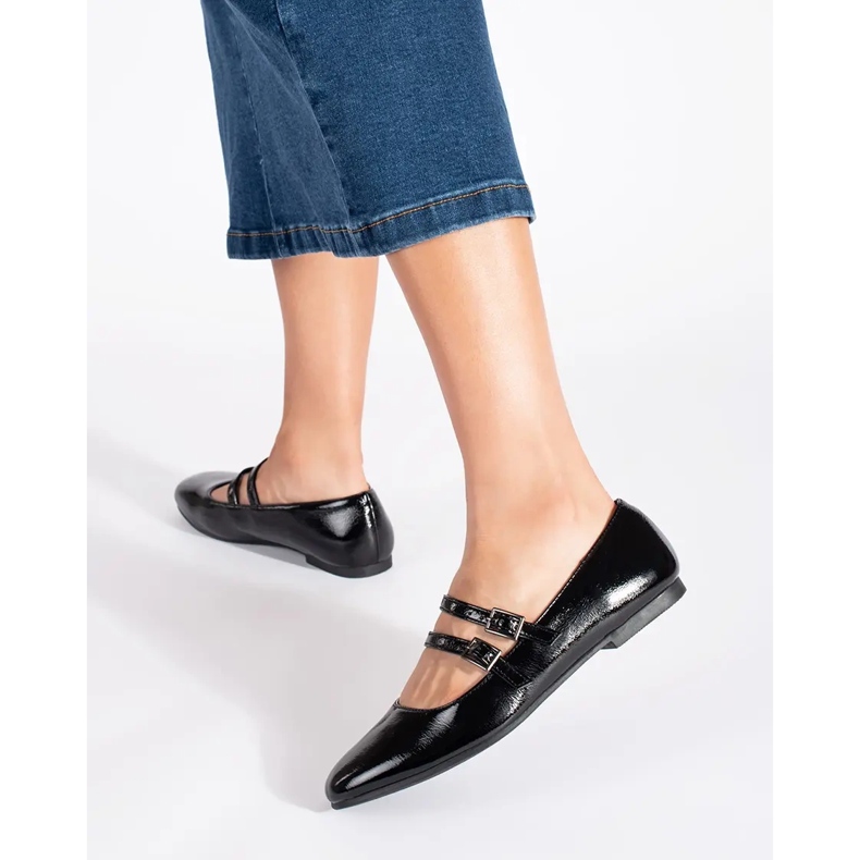 Schwarze Lack-Ballerinas mit Verschluss 1