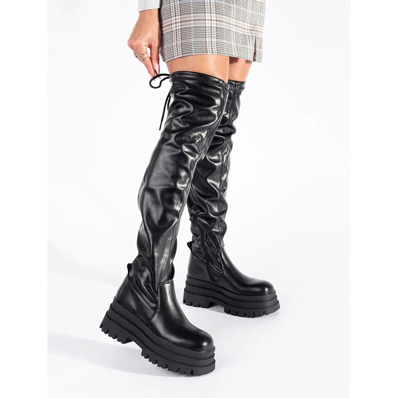 Schwarze Plattform-Musketiere 1