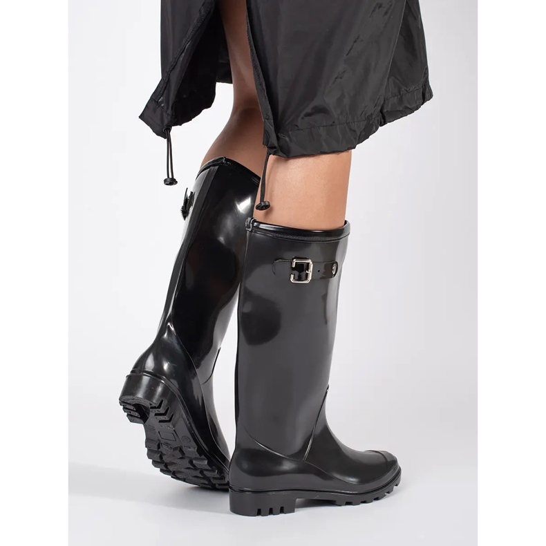 Schwarze, hohe Damen-Gummistiefel aus Lackleder 2
