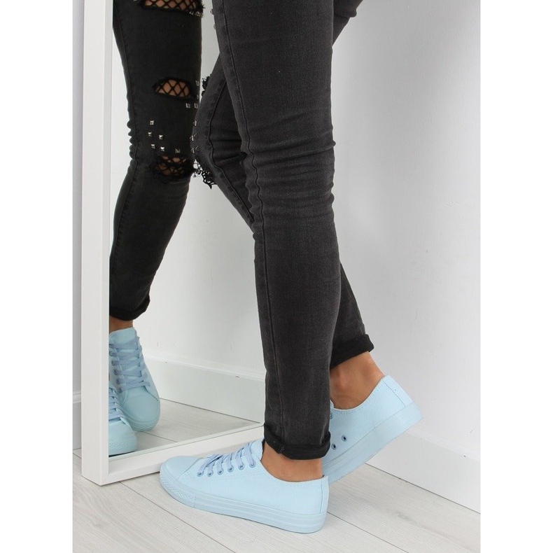 Einfarbige Damenturnschuhe in Blau und Blau 2