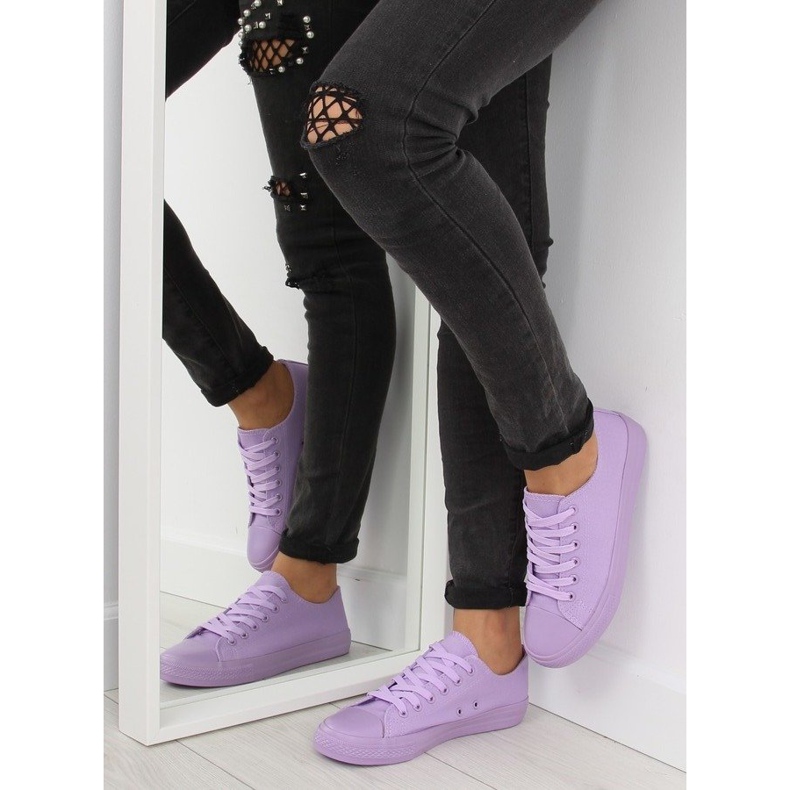 Purpurrote einfarbige purpurrote Turnschuhe der Frauen lila 1