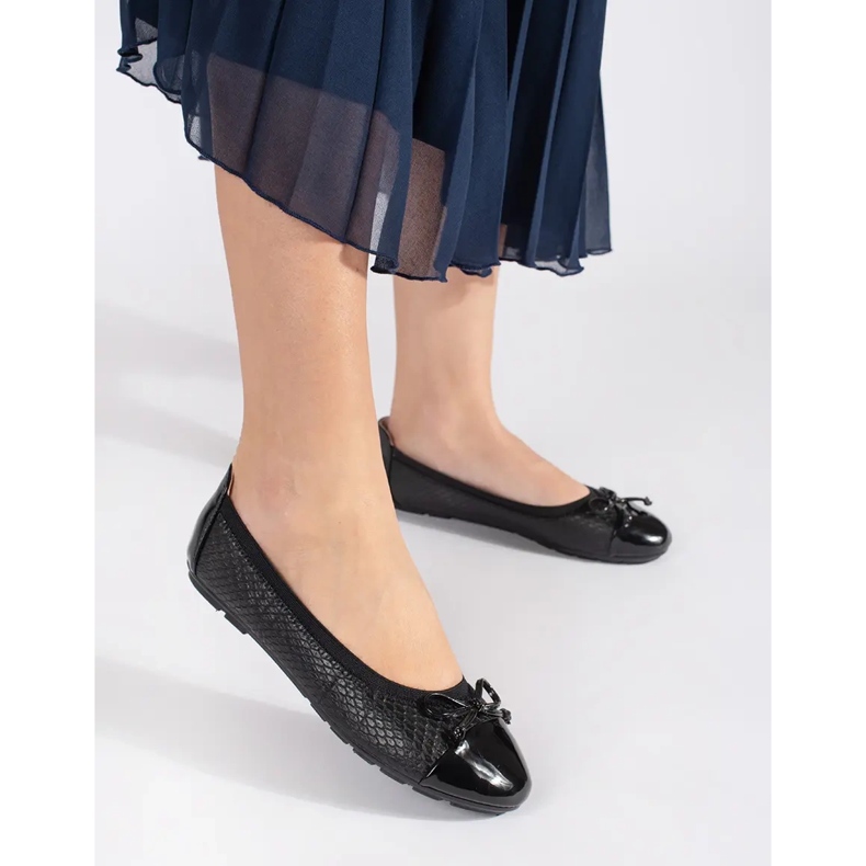 Schwarze Damen-Ballerinas aus Lackleder mit Schleife 1