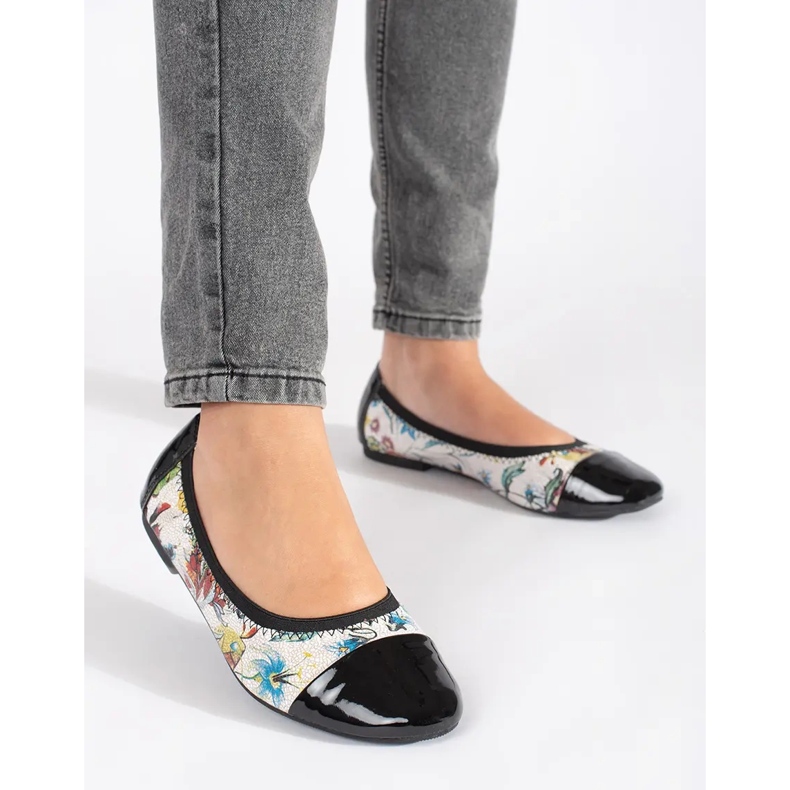 Goodin Ballerinas mit Blumenmuster und Lackspitze schwarz 1