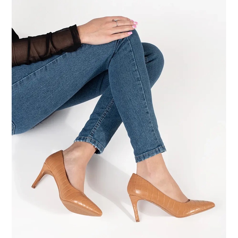 Seastar Dunkle Beigepumpe auf der High Heel 2