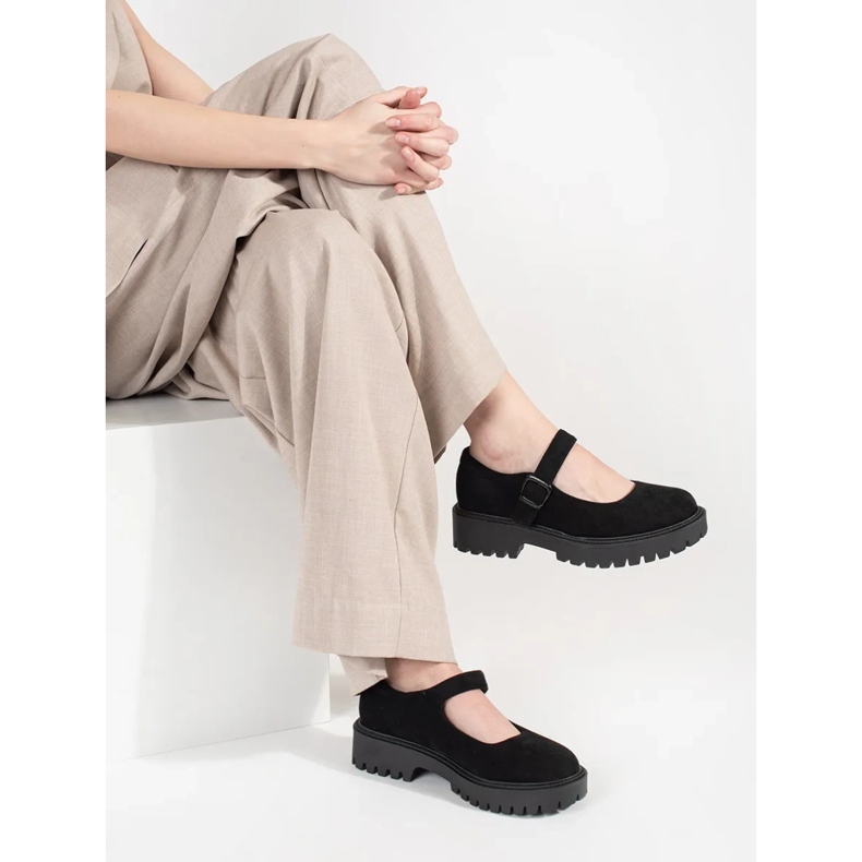 Goodin Schwarze Schuhe auf der Wildlederplattform 2