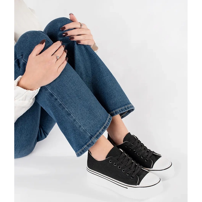 Schwarze Damen-Sneaker mit dicker Sohle 2