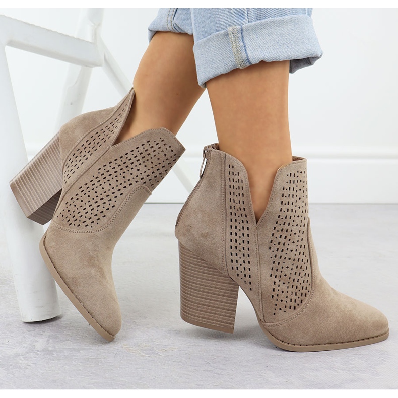 S.Barski Frauen-Wildlederschuhe auf dem Openwork Post S. Barski Hy51-060 beige 1