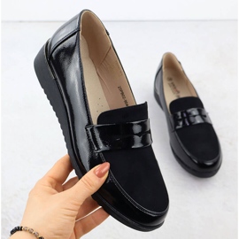 Frauenschuhe lackiert auf einer Plattform Black Unisoft 9040 schwarz 1