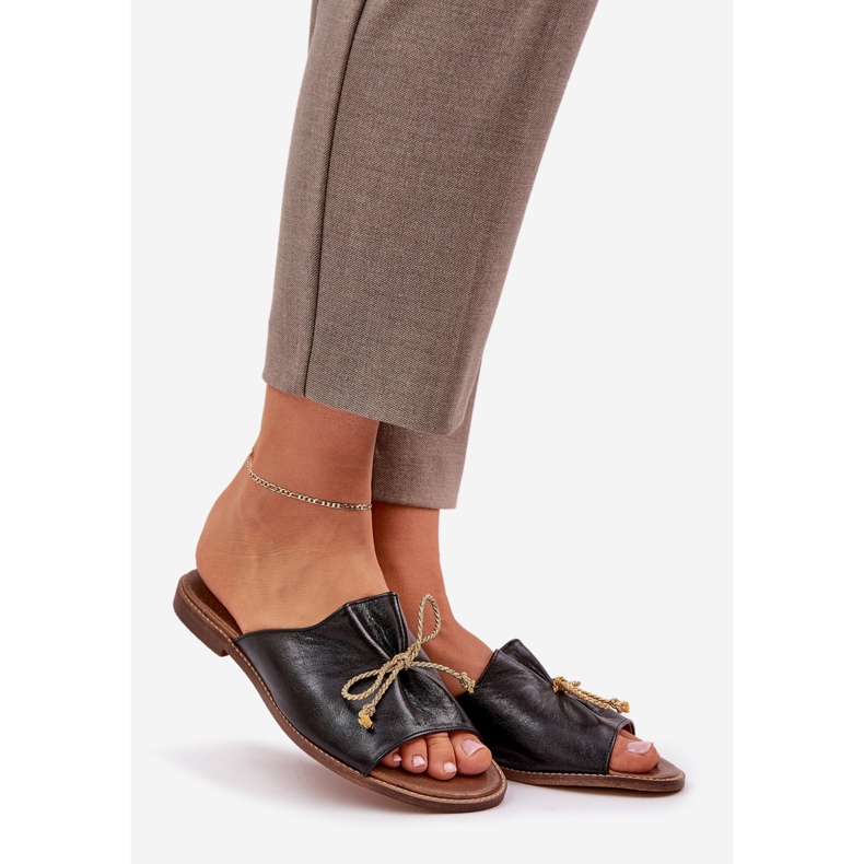 Leder flache elegante Flip Flops mit einem Bogen Lewski 3572 Schwarz 1