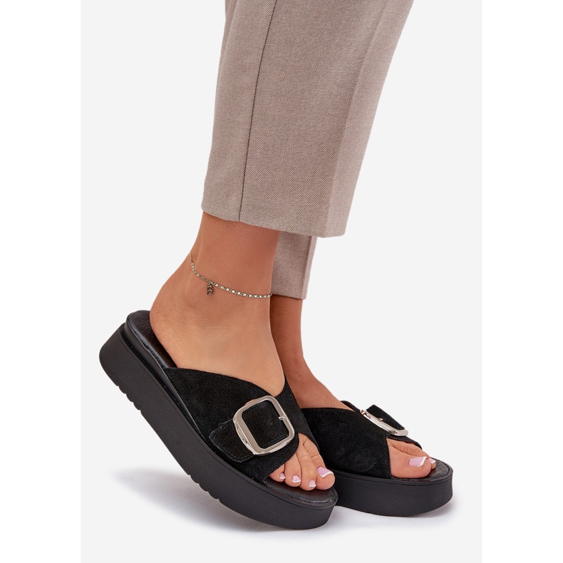 Women's Suede Flip Flops mit einer Schnalle auf der Zazoo 3019 -Plattform schwarz 1