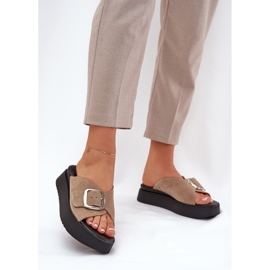 Women's Wildleder Flip Flops mit einer Schnalle auf der beige Plattform Zazoo 3019 2