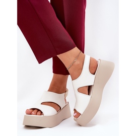 Frauensandalen auf der Plattform Öko -weißes Leder 2