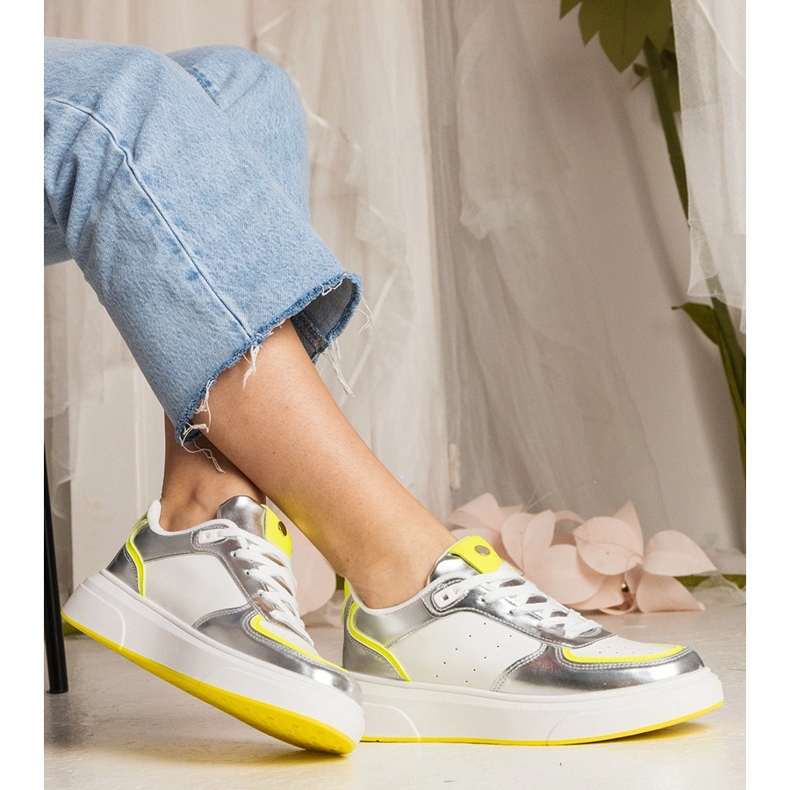 Silber Frauen -Sneaker mit einem Neonzubehör silber- 2