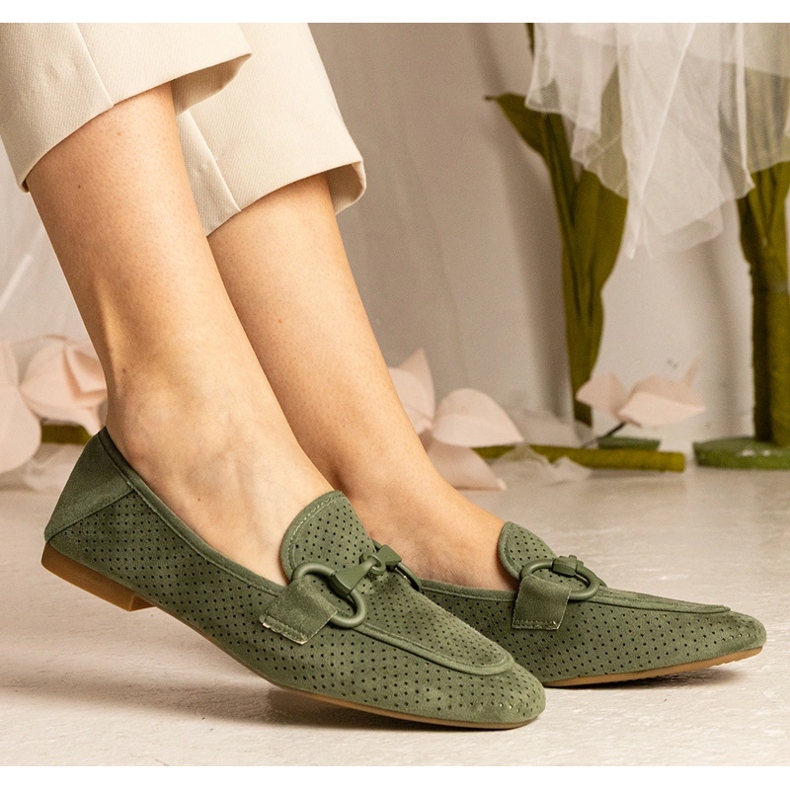 Openwork -Ladung für grüne Frauen mit einer Verzierung 1