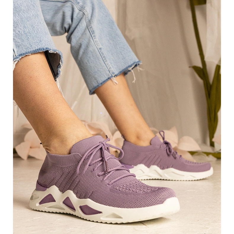 Violet Damen -Turnschuhe mit einem Sockenobermaterial violett 1