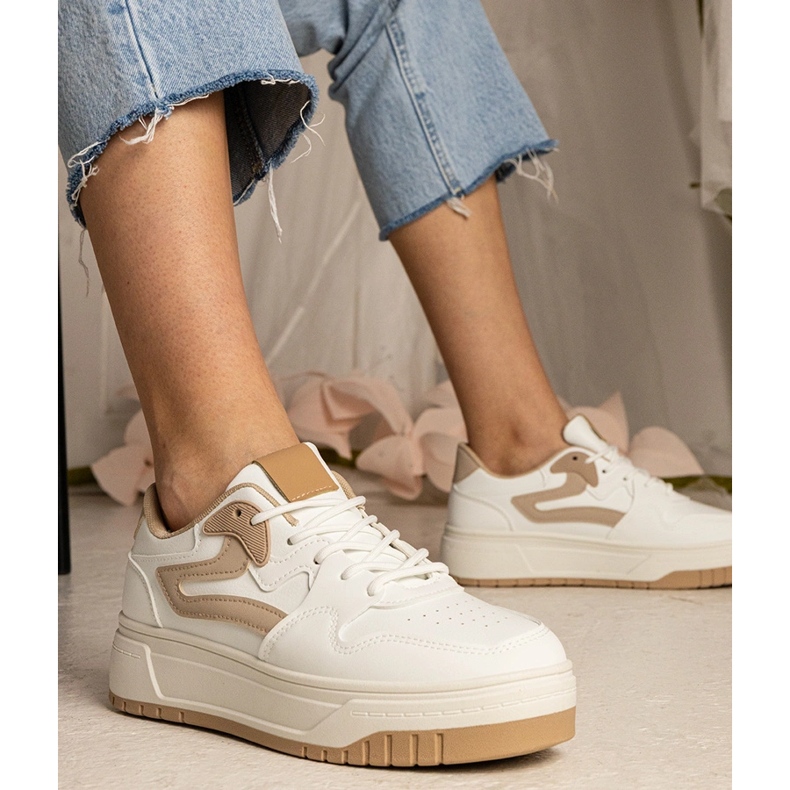 Weiße Turnschuhe Frauensport -Sneaker 1