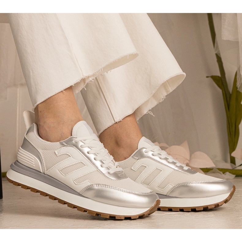 White-Srebrne-Sneakers Frauensportarten weiß 2