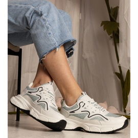 Sport und grüne Frauensport -Sneaker weiß 3