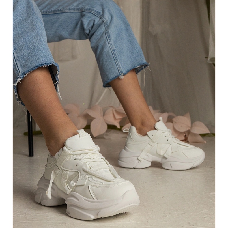 Weiße Sneaker von Frauen massive Sportarten 1