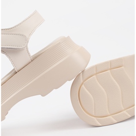 Goodin Beige Sandalen auf der Lederplattform 1