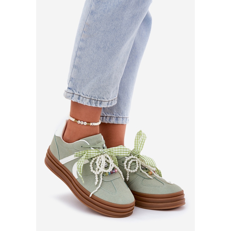 Frauen -Sneaker auf der Plattform mit grünen Ornamenten 1