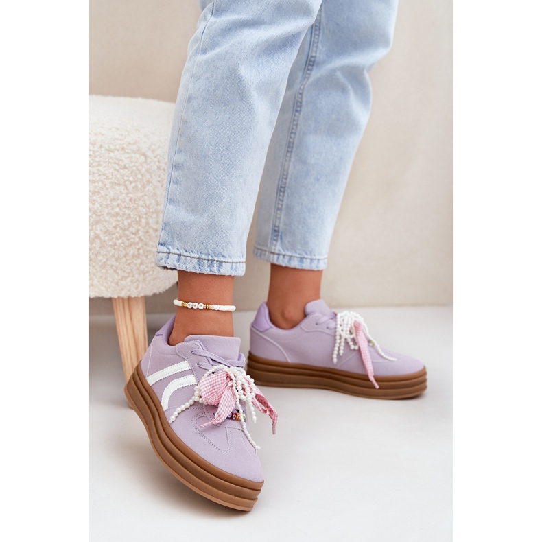 Frauen -Sneaker auf der Plattform mit lila Dekorationen violett 2