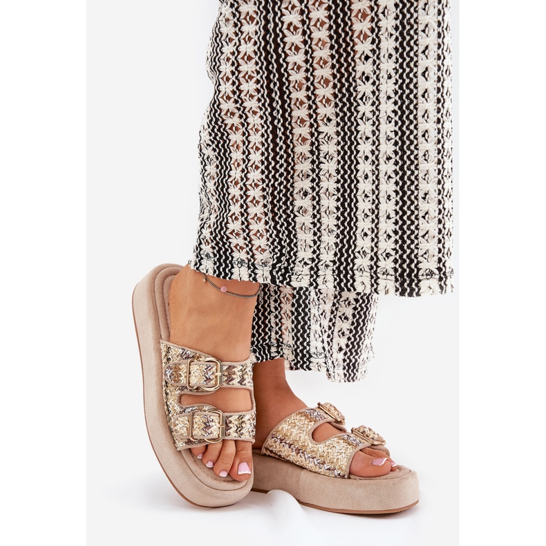 Pantoffeln für Frauen auf der Plattform mit Schnallen und Khaki -Geflecht beige 1