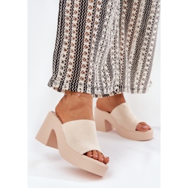 Pantoffeln für Frauen auf dem Posten und Plattform Beige 2