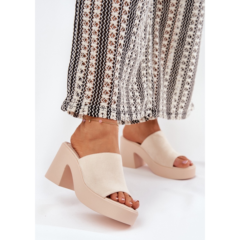 Pantoffeln für Frauen auf dem Posten und Plattform Beige 2