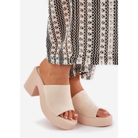 Pantoffeln für Frauen auf dem Posten und Plattform Beige 1