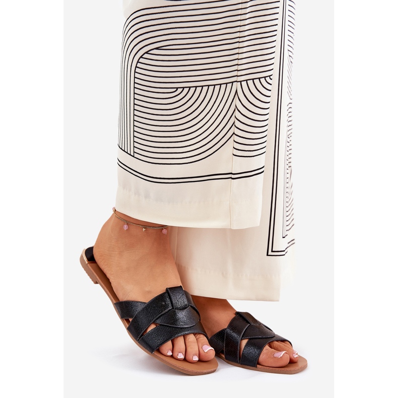 Flat -Frauen -Flip -Flops mit schwarzen Streifen 1