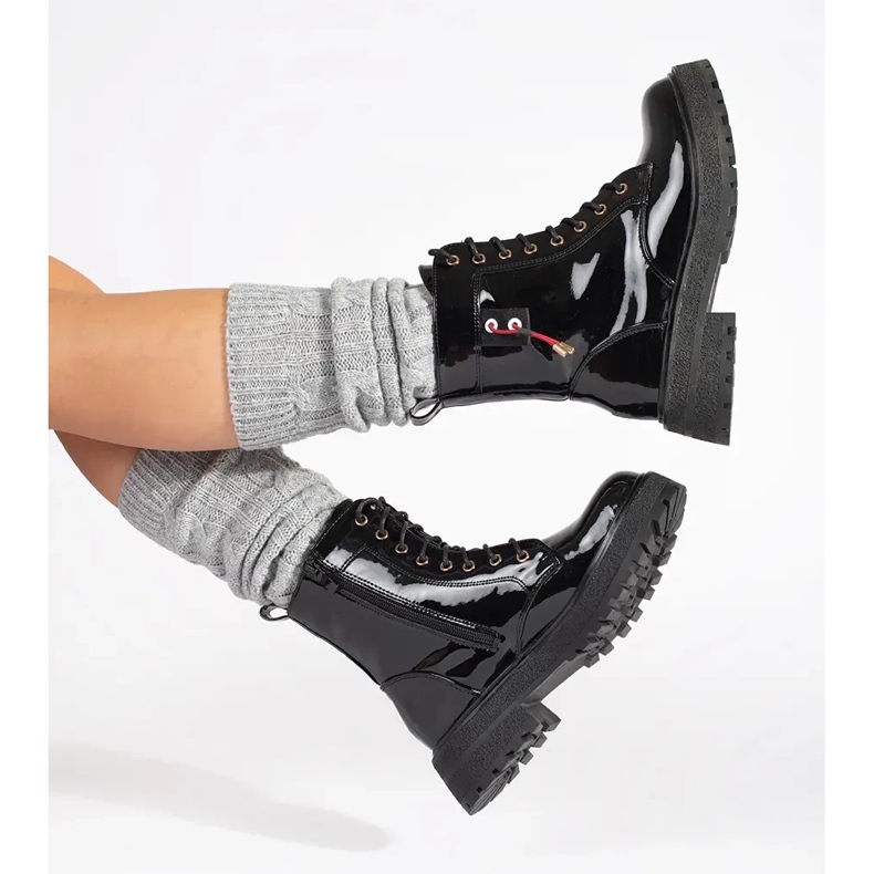 Lackierte Schnürstiefeletten schwarz 2