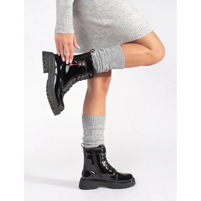 Lackierte Schnürstiefeletten schwarz 1