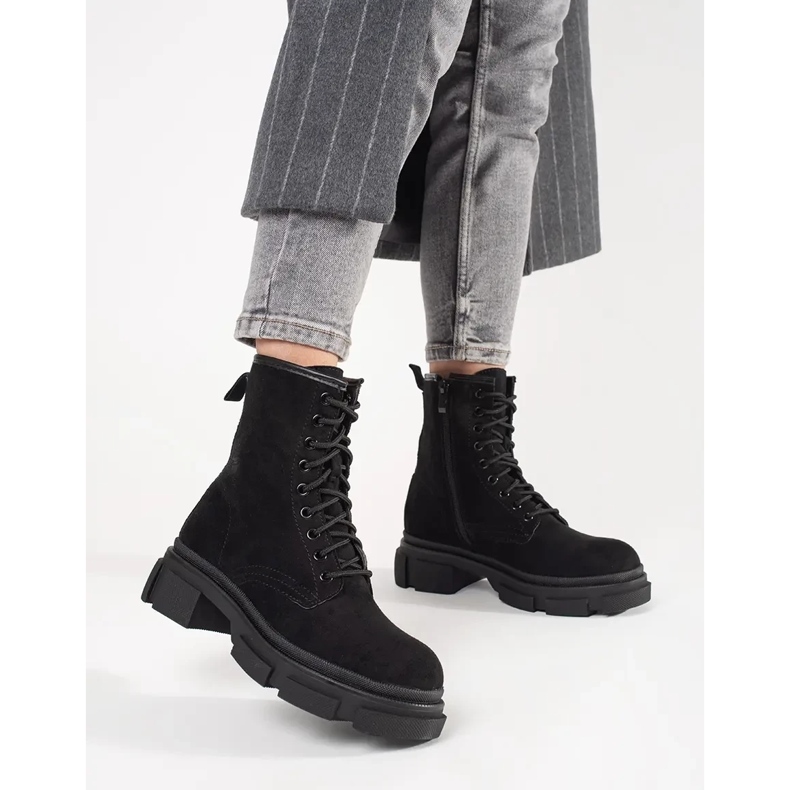 Schwarze Wildleder-Trapper 2